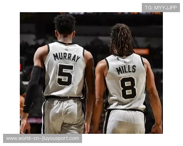 国王惊险绝杀背后：更衣室内讧的隐藏密码