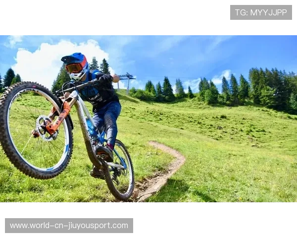 自行车队进行耐力组训练，爬坡表现更稳定